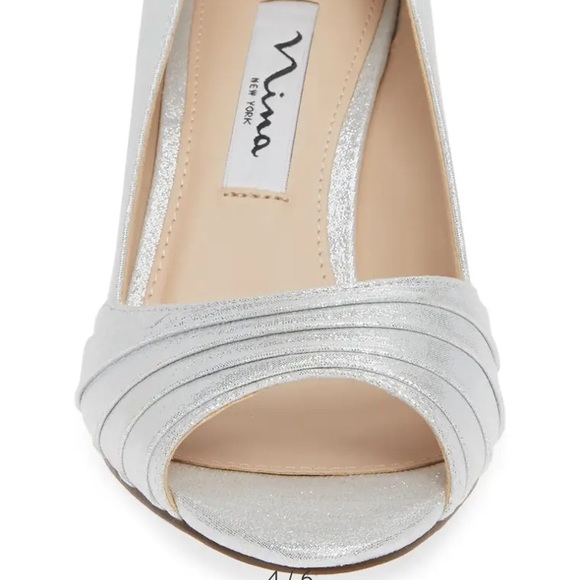 Nina Chezare Peep Toe Pump - Ivory, size 6 M - Picture 3 of 4